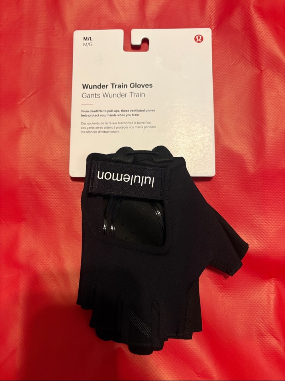 NWT Lululemon Wunder Train Gloves black